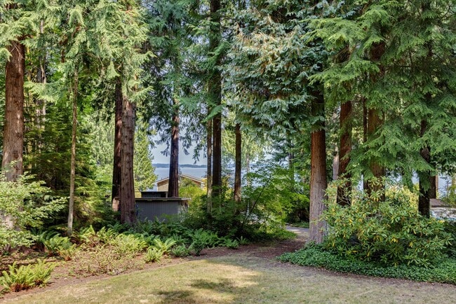 Building Photo - Charming 1-Bedroom Cottage Near Hood Canal...