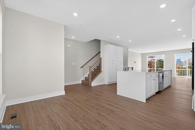 Building Photo - 22832 Tawny Pne Sq