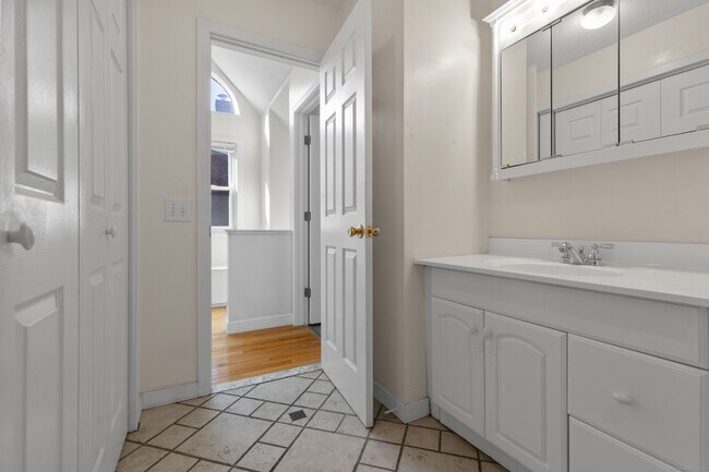 Building Photo - 58 Edgewood Ave