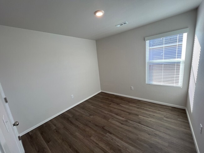Building Photo - *Pre-leasing* Three Bedroom | Two Bath Hom...