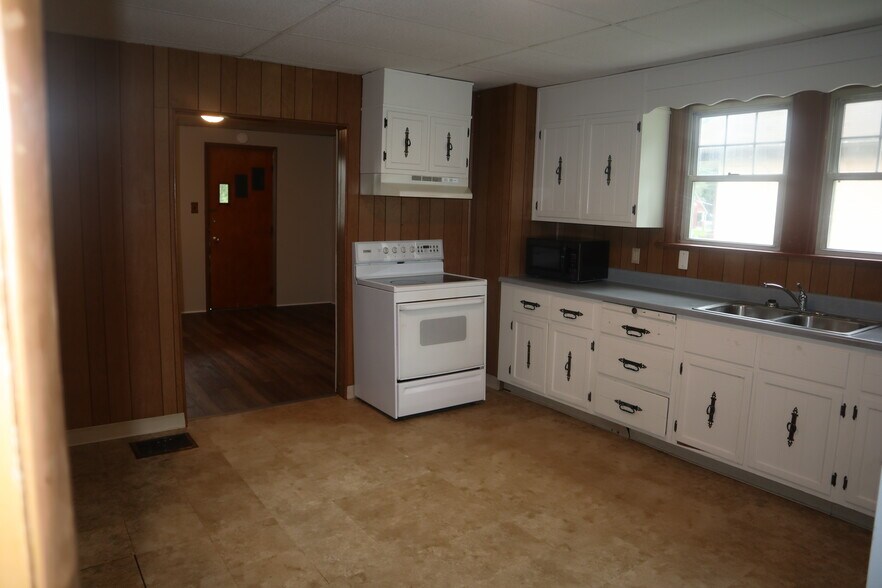 Building Photo - 322 Pike Run Dr