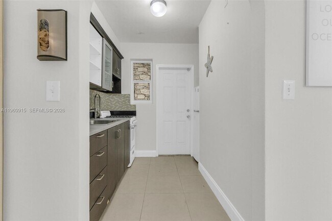 Building Photo - 503 75th St