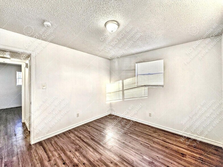 Building Photo - 742 Old Martindale Rd