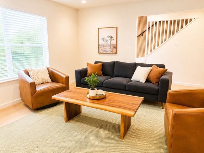 Building Photo - *** Near Domain * Stunning 5 Bedroom 4 Bath House with Garage * Fully Furnished * Designer Decora...