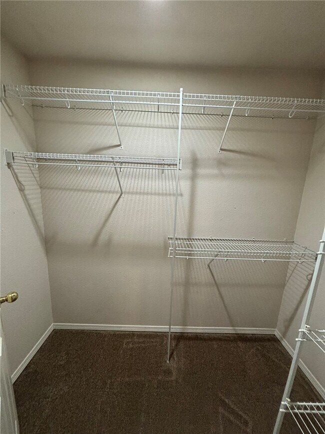 Building Photo - 3107 SW Amberwood Ave