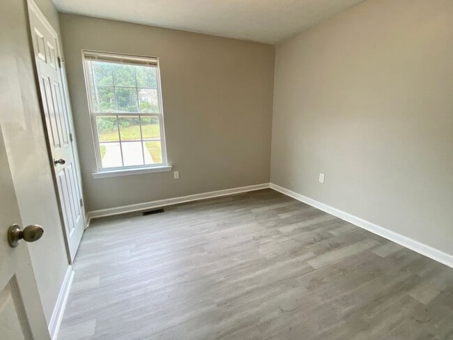 Building Photo - Dallas Rental