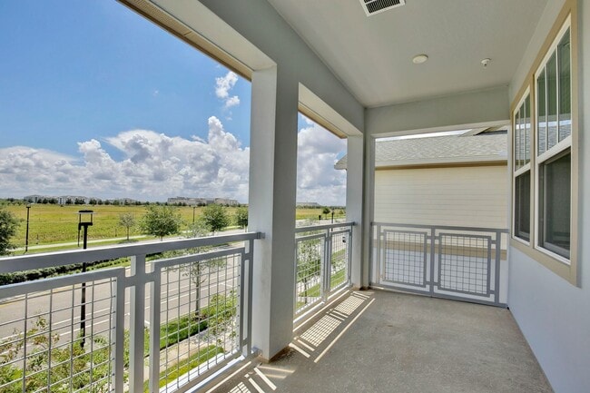 Building Photo - Stunning 3/2.5 Modern Townhome with a Priv...