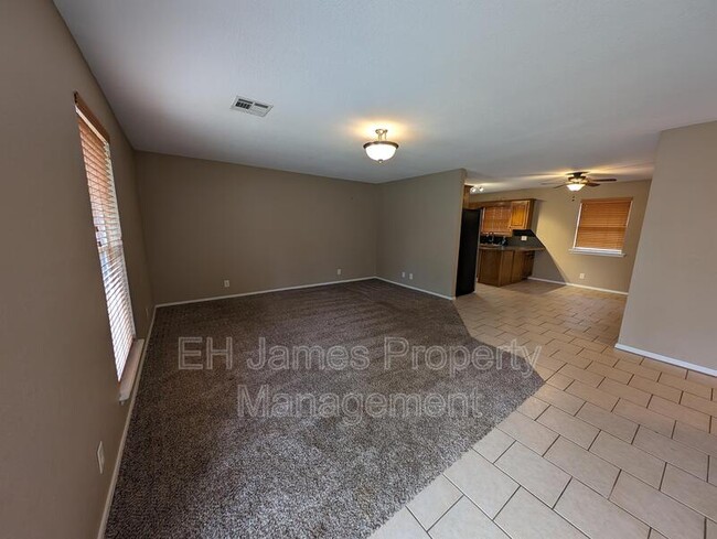 Primary Photo - 104 Aspen Ct