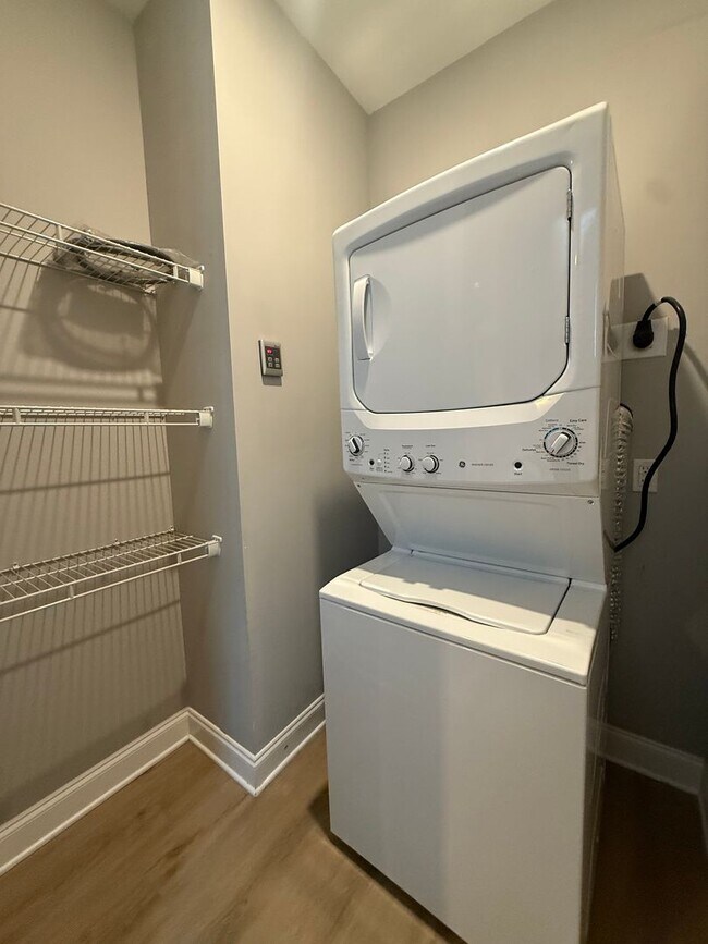 Building Photo - 9 Hanover St