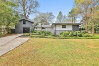 Building Photo - 2037 Lively Ridge Rd NE