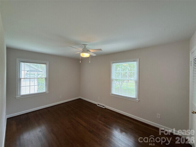 Building Photo - 4834 Fairheath Rd