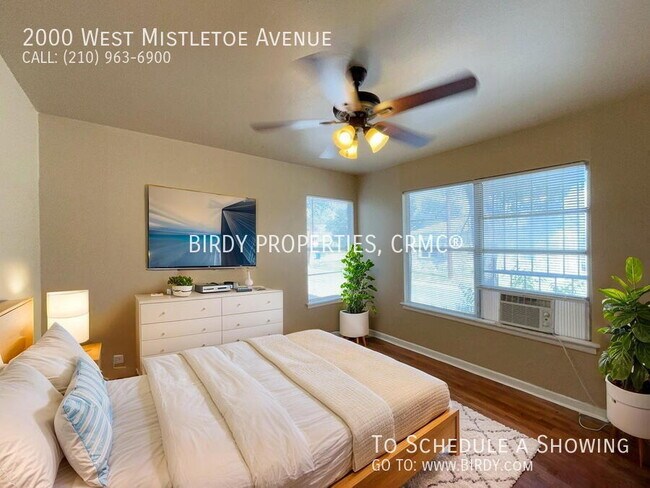 Building Photo - 2000 W Mistletoe Ave