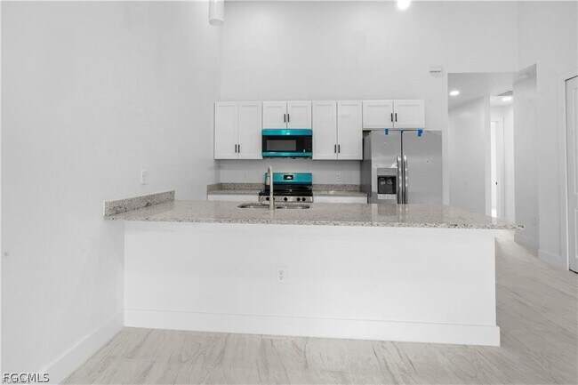 Building Photo - 656 Grant