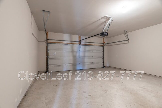 Building Photo - 2126 Silver Maple