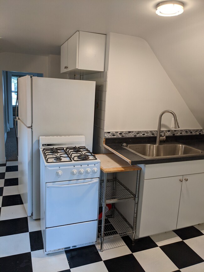 Kitchen - 1313 Mason St