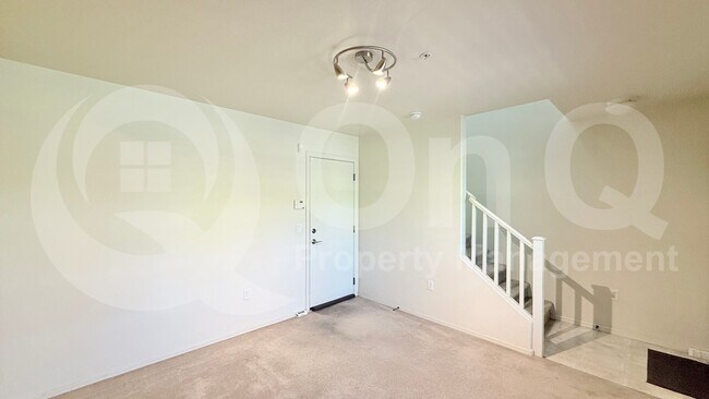 Building Photo - 2222 E Huntington Dr