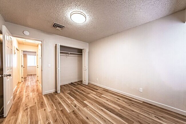Building Photo - Renovated Cozy 2-Bedroom Duplex |Utilities Included! | Move-In Special - 50% off the first month’...