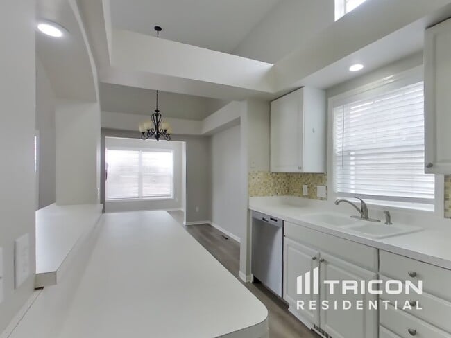 Building Photo - 9638 Zircon Ln N