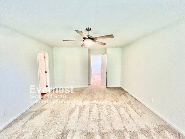 Building Photo - 3-Bedroom Home with Large Lawn and Ideal L...