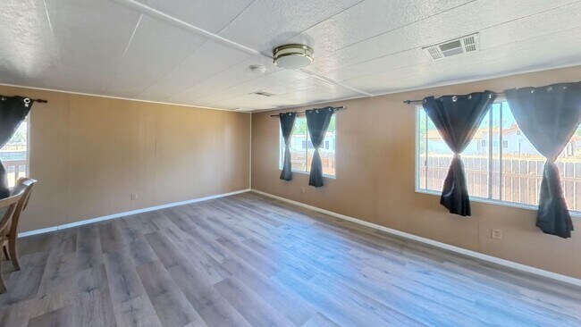 Building Photo - 30100 Lakeview Ave
