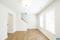 Building Photo - 917 Belmont Ave