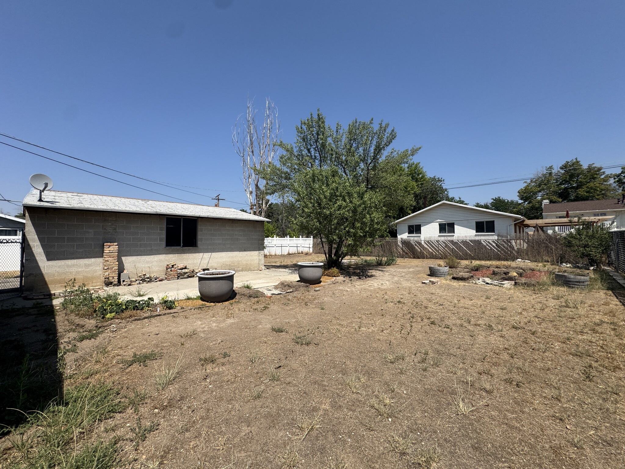 Building Photo - 7665 S 1000 E