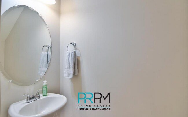 Building Photo - 826 Stonebriar St