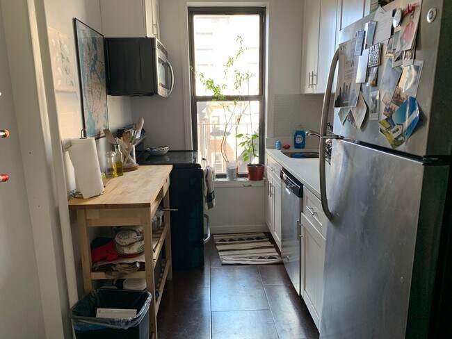 Building Photo - 219 13th St