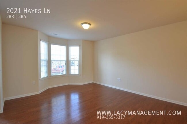 Building Photo - 2021 Hayes Ln