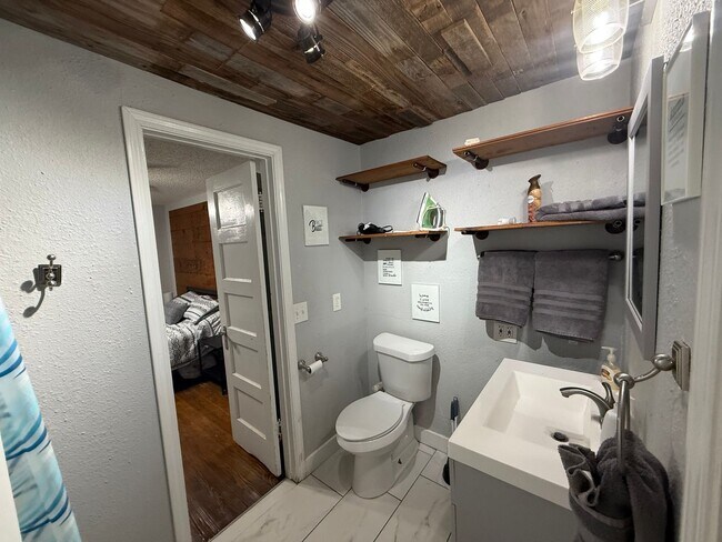 Building Photo - 2315 13th St