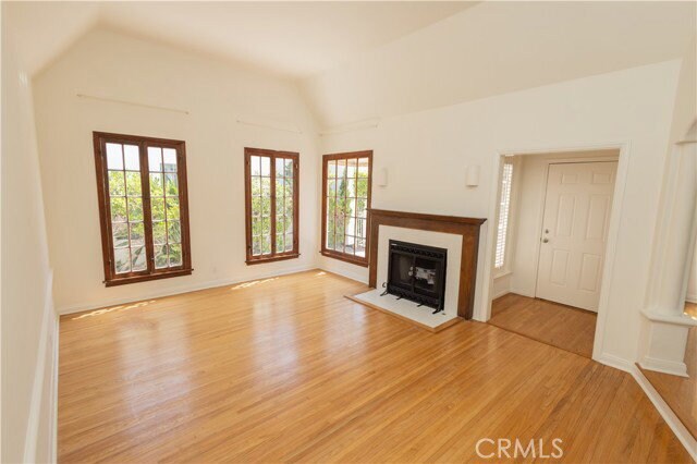 Building Photo - 446 S La Peer Dr