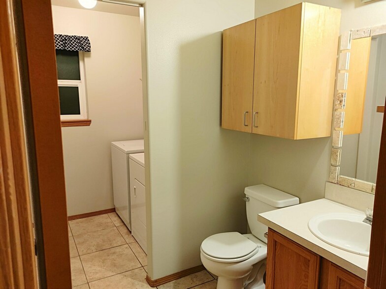 Building Photo - 1821 Fairview St NE