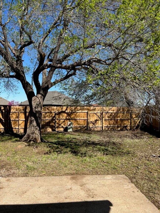 Building Photo - 4027 SW Sunflower Ln