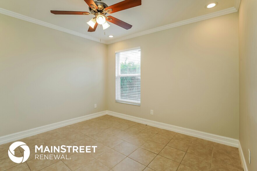 Building Photo - 815 Champion Ave