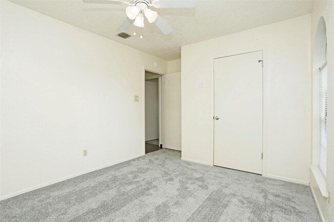 Building Photo - 1418 Crawley Ct