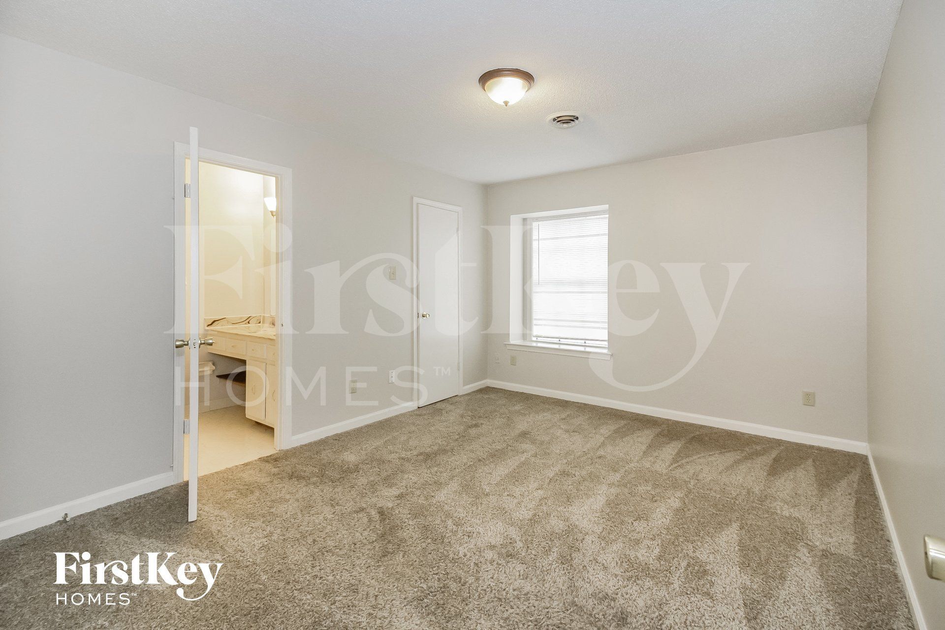 Building Photo - 6861 Valley Park Dr