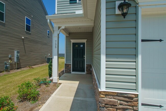 Building Photo - 755 Justify Lp