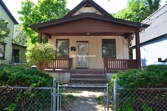 Building Photo - 2 bed 1 bath in Bond Hill