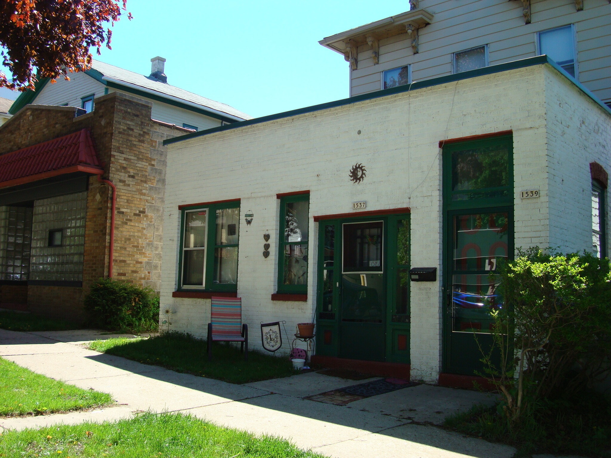 FRONT ENTRANCE TO RIGHT - 1539 N Jackson St