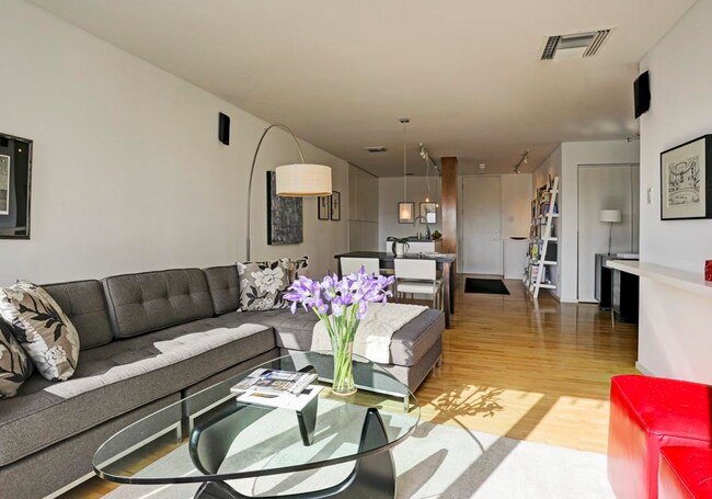 Building Photo - 3600 Montrose-3106-2