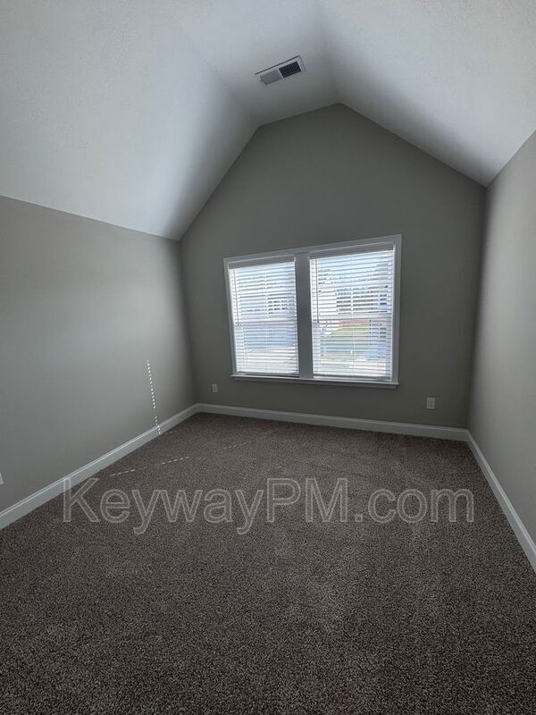 Building Photo - 2047 Denmark Ave SE