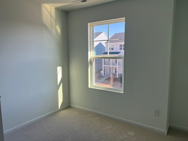 Building Photo - 1456 Jay Rd