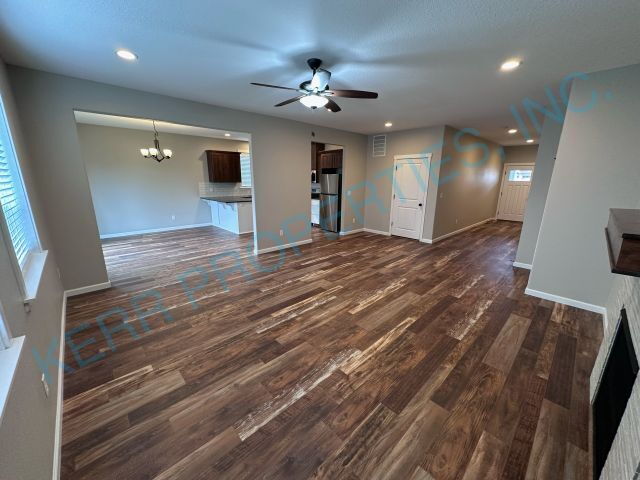 Building Photo - 5910 SE 33rd St