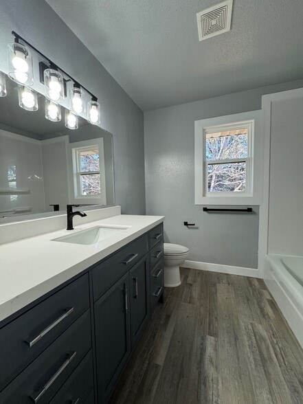 Building Photo - 2404 N 7th St