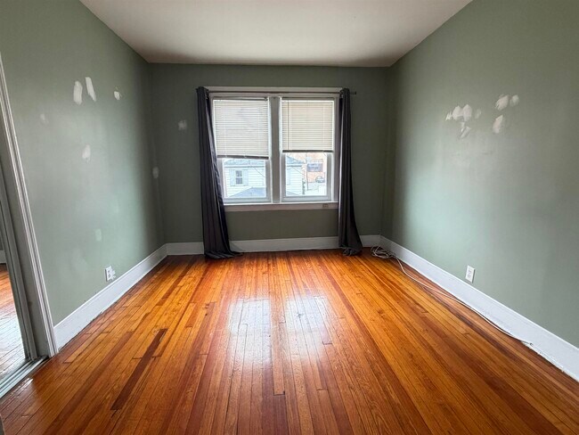 Building Photo - 1125 73rd St