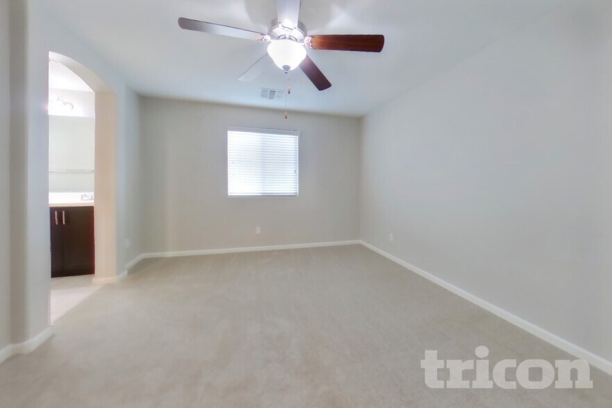 Building Photo - 12565 W Lindbergh Dr