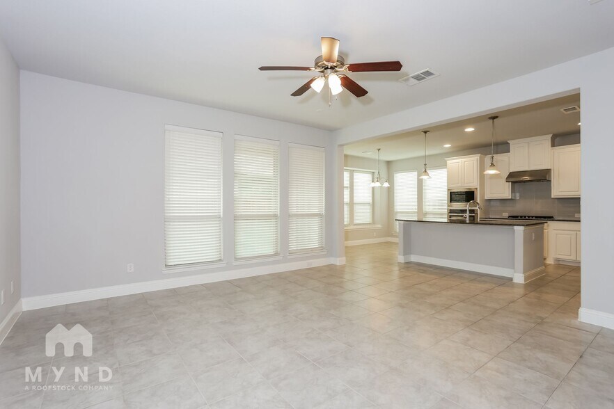 Building Photo - 120 Knight of Realm Blvd