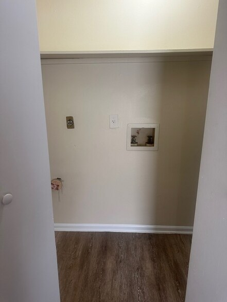 Primary Photo - 718 Central Ave