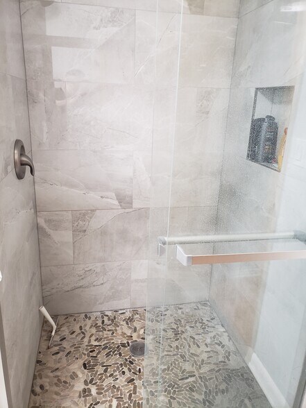 MASTER BATHROOM - 1002 Castilian Ct