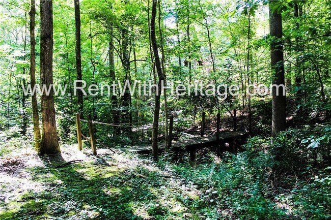 Building Photo - Charming Rustic Cabin Home on 2 Acres / Na...
